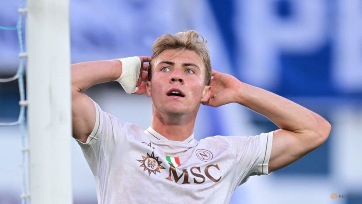 Napoli sign Hojlund from Man United after loan spell