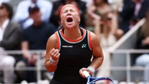 Shnaider takes lessons from Sabalenka’s Paris struggles to reach semis