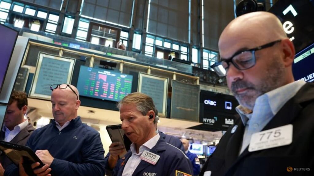 Trading Day: War clouds and tech wobbles