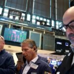 Trading Day: War clouds and tech wobbles