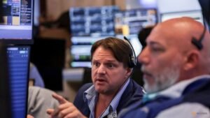 Global equity fund inflows at 3-week high as AI optimism boosts sentiment