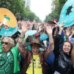 Mexico City chases world record for largest Mexican wave ahead of World Cup