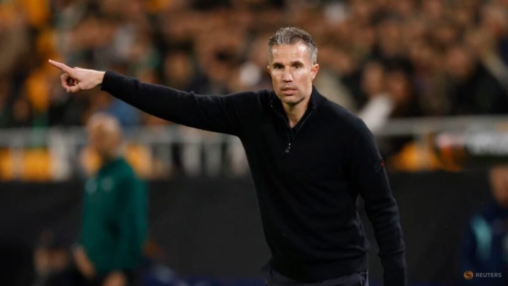 Van Persie fired by Feyenoord, Dutch media report