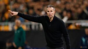 Van Persie fired by Feyenoord, Dutch media report