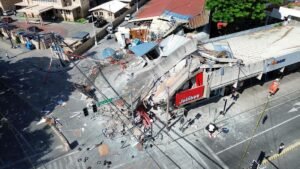 Death toll in Philippine quake rises to at least 32
