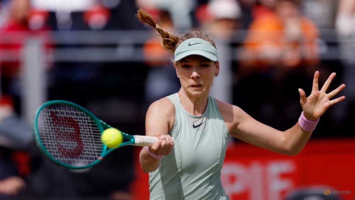 Resurgent Raducanu sets up Queen’s final against Vekic