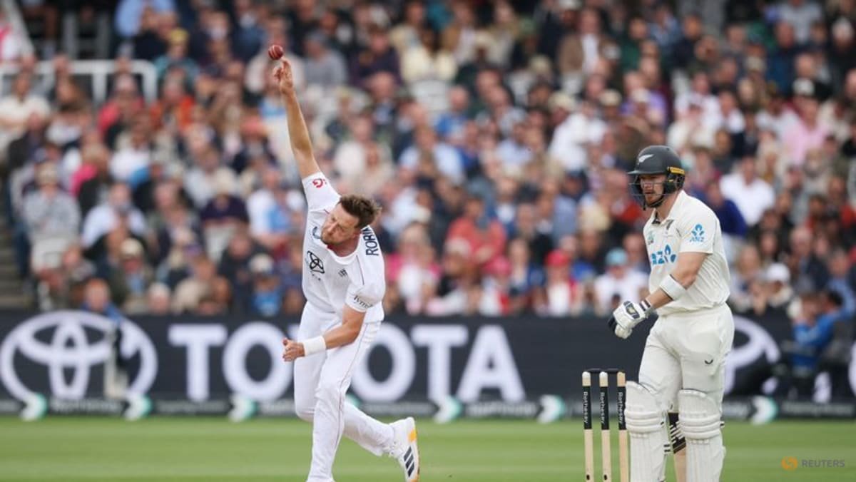 England’s Robinson ruled out of second test against New Zealand, reports say