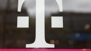 Senator Cruz urges regulator to impose conditions on T-Mobile spectrum sale