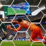 Goalkeepers at fault as Uruguayan persistence and Saudi patience go in vain