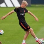 Spurs sign Dutch World Cup defender Van Hecke as rebuild gathers pace
