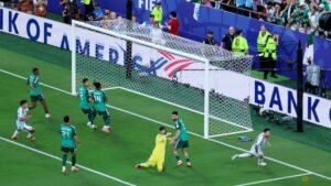 Algeria complain to FIFA about refereeing in loss to Argentina