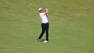 Clark looks to build halfway lead in promising US Open campaign