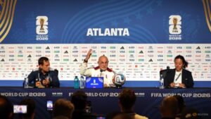 Spain living in a bubble but motivated by criticism, says De la Fuente