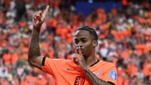 Dutch delight as Summerville picks them over Suriname and makes immediate impact