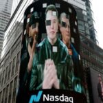 Chip stocks plunge, but bargain-hunters stem losses in other tech names