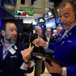 Trading Day: Tech outlook is cloudy
