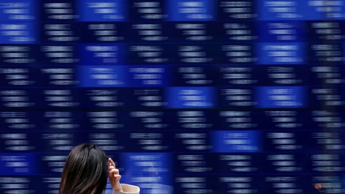 Asia shares retreat as Apple price hikes rain on chip parade
