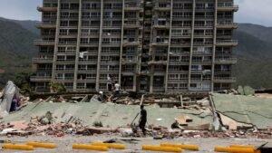 Death toll from Venezuela earthquakes more than doubles to 589 with thousands missing