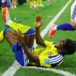 Isak scolds Elanga for confusion over Sweden’s second round qualification