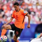 Reijnders dropped by the Dutch while Morocco make four changes