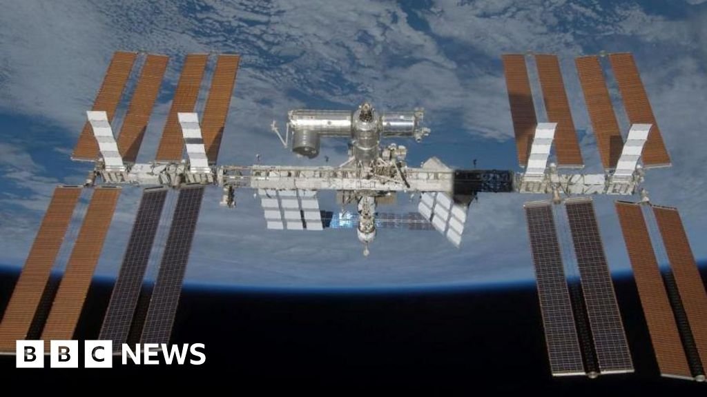 Nasa tells ISS astronauts to shelter during air leak repair attempt
