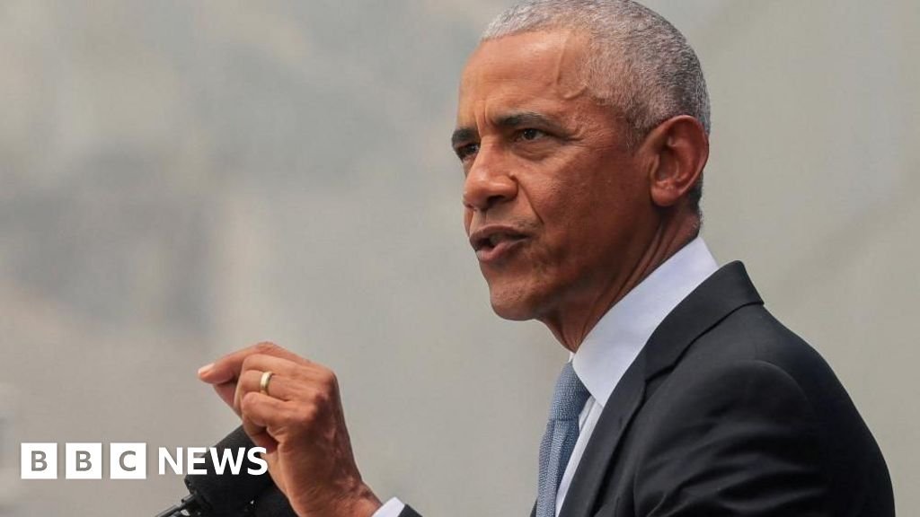 Obama hails democracy in speech at presidential centre opening
