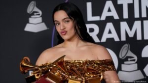 Rosalía: Crossover Queen
