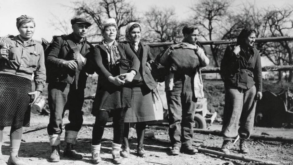 Germany: 25 years since Nazi forced labor compensation began