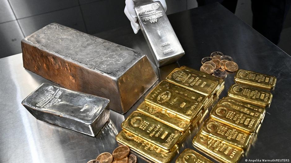 Who owns the billions in Germany’s dormant bank accounts?