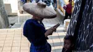 Why we — literally — lose time on social media