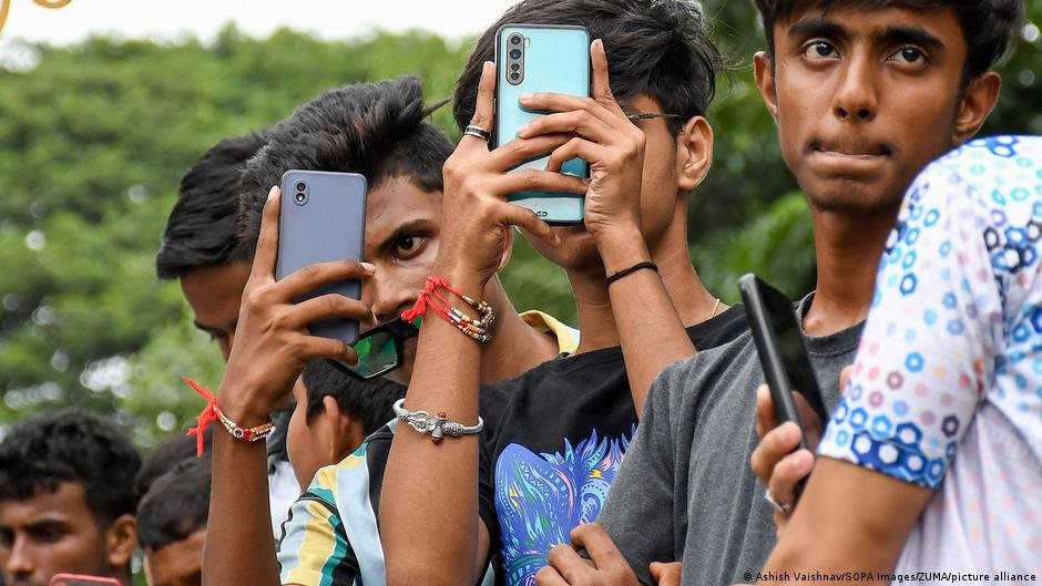 Reuters Report: Young people avoiding the news