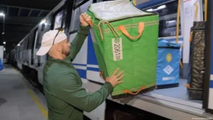 Package delivery by subway?