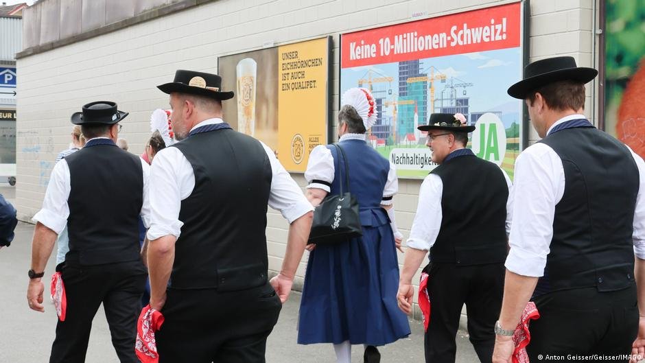 Swiss voters reject population cap proposal