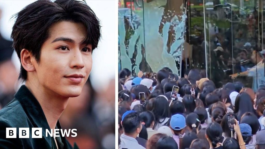 China: Fans break glass door trying to see Pursuit of Jade star Zhang Linghe