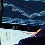 Nasdaq ends best quarter in 6 years as yen extends drop against dollar