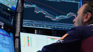 Nasdaq ends best quarter in 6 years as yen extends drop against dollar
