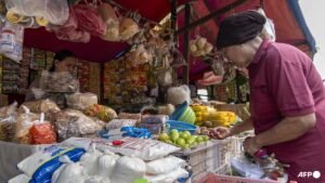 Indonesia announces US$1.48 billion stimulus, mostly for food handouts