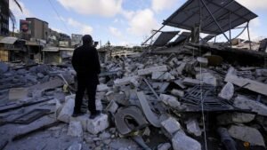 Lebanon fighting eases after US-Iran deal but displaced warned not to rush home