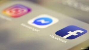 Facebook and Instagram suffer global outage