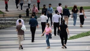 Civil servants to receive 0.45 month mid-year bonus; additional one-time payment for junior grade officers