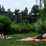 Hot spell roasts eastern US ahead of holiday weekend