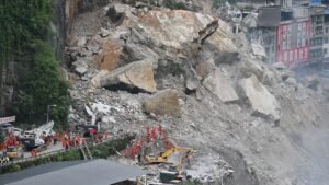 Death toll from China landslide rises to 51, 10 missing: authorities