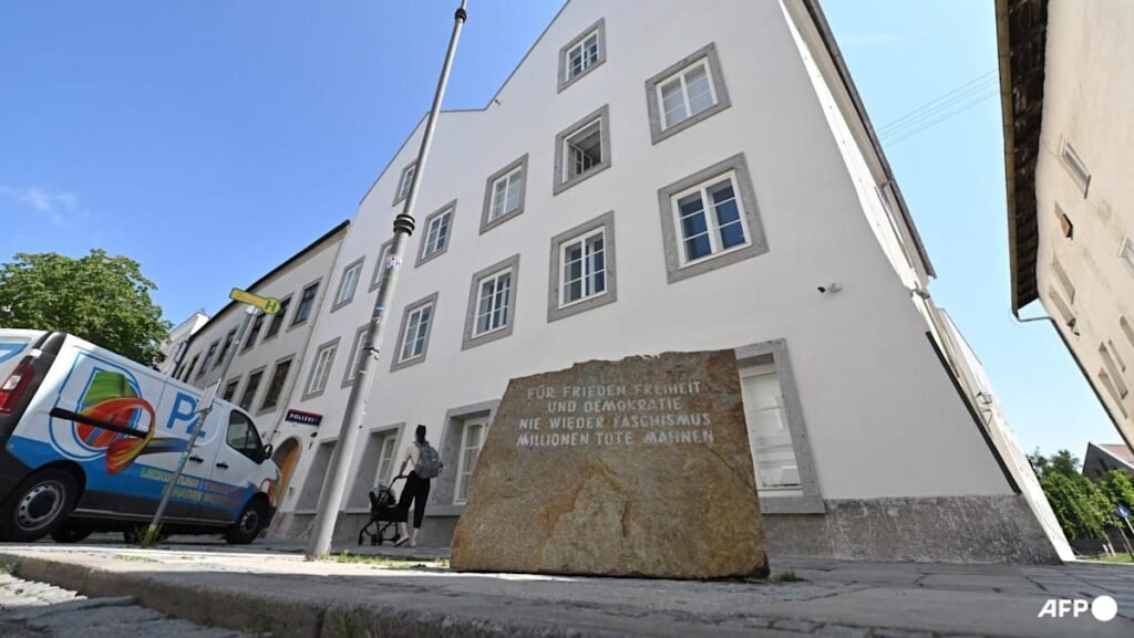 Hitler’s Austrian birthplace to become a police station