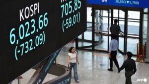 Asian stocks stutters after rout, Fed leaves markets guessing on rates
