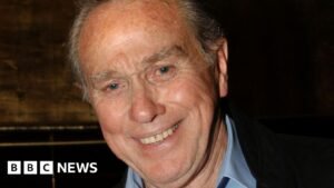 Neighbours star Terence Donovan dies aged 90