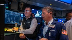 US stocks gain after reassuring inflation data, tech giants advance