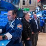 Stocks rise despite climbing oil prices