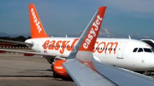 EasyJet weighs $7.7 billion rival takeover offer from Apollo amid Castlelake interest