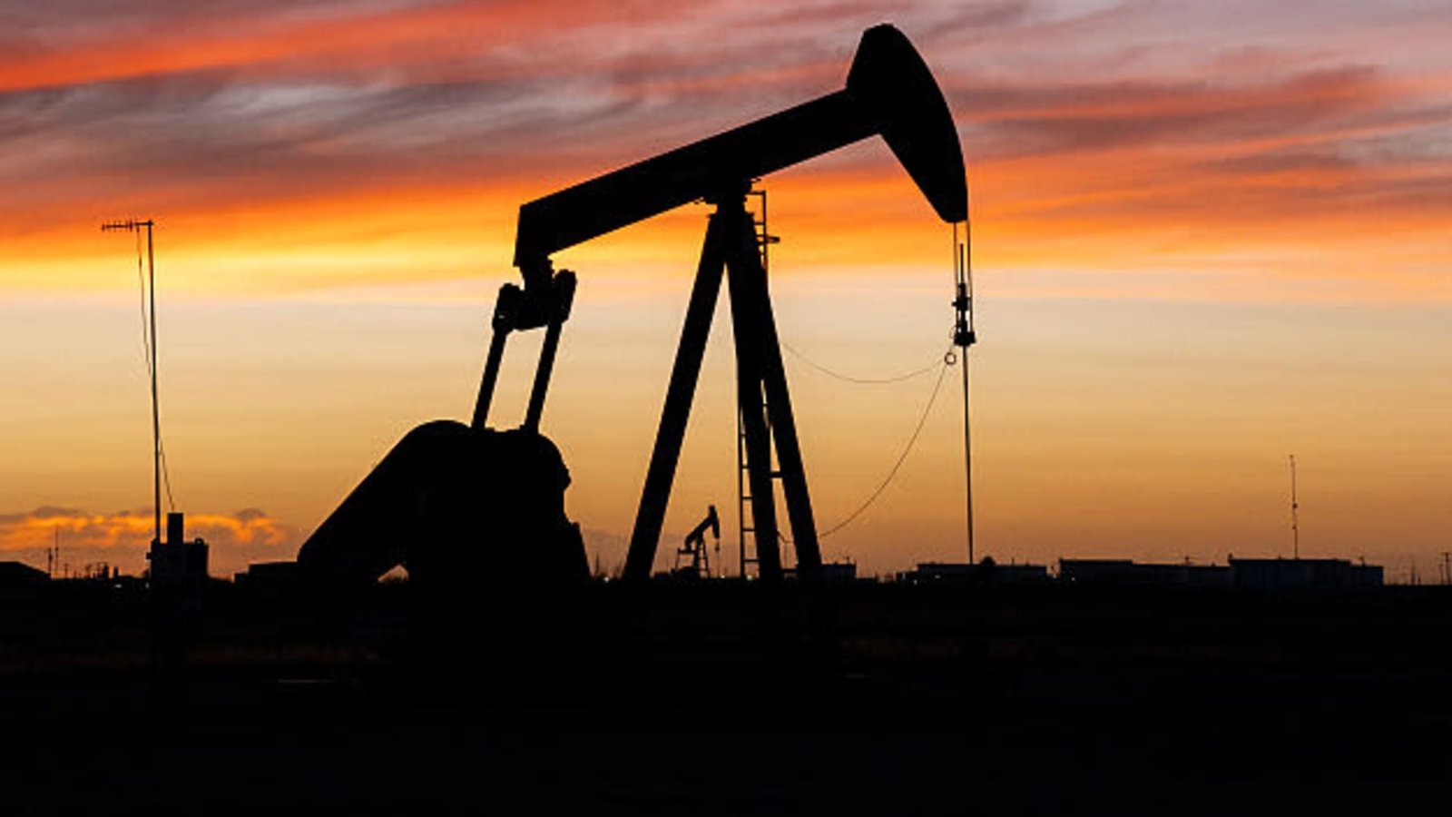 Inflation fears are back in the spotlight as the Middle East conflict keeps oil prices elevated, analysts say