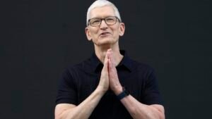 How Apple stock rode the AI rollercoaster to record highs in 1 chart